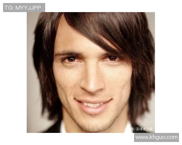 足球明星烫染发型潮流解析展现个性魅力与时尚风采 足球明星烫染发型潮流解析展现个性魅力与时尚风采