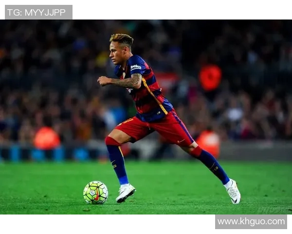 内马尔足球明星魅力瞬间大揭秘，尽显球场风采与个人魅力